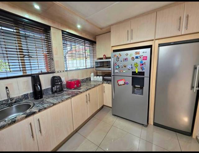 3 BEDROOM HOUSE FOR SALE IN BIRCHLEIGH